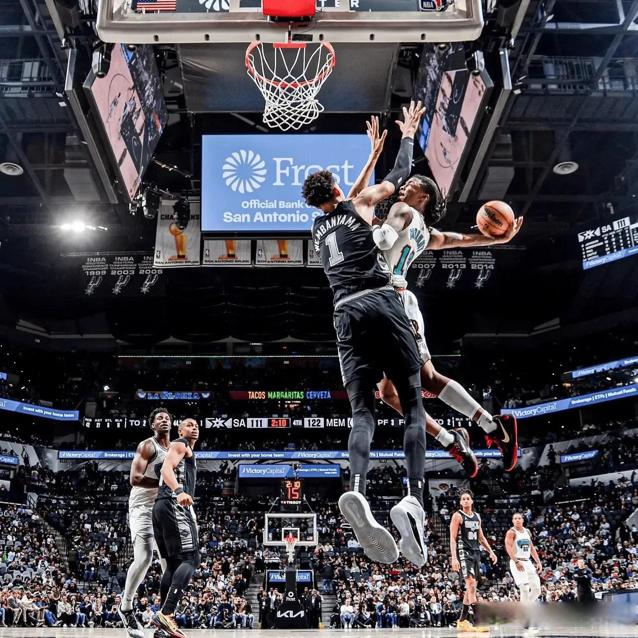 qy球友会官网-圣安东尼奥马刺冲刺阶段主帅复盘赛后多伦多猛龙外线爆发，凯恩与50激战IG分钟瞬间刷屏的简单介绍